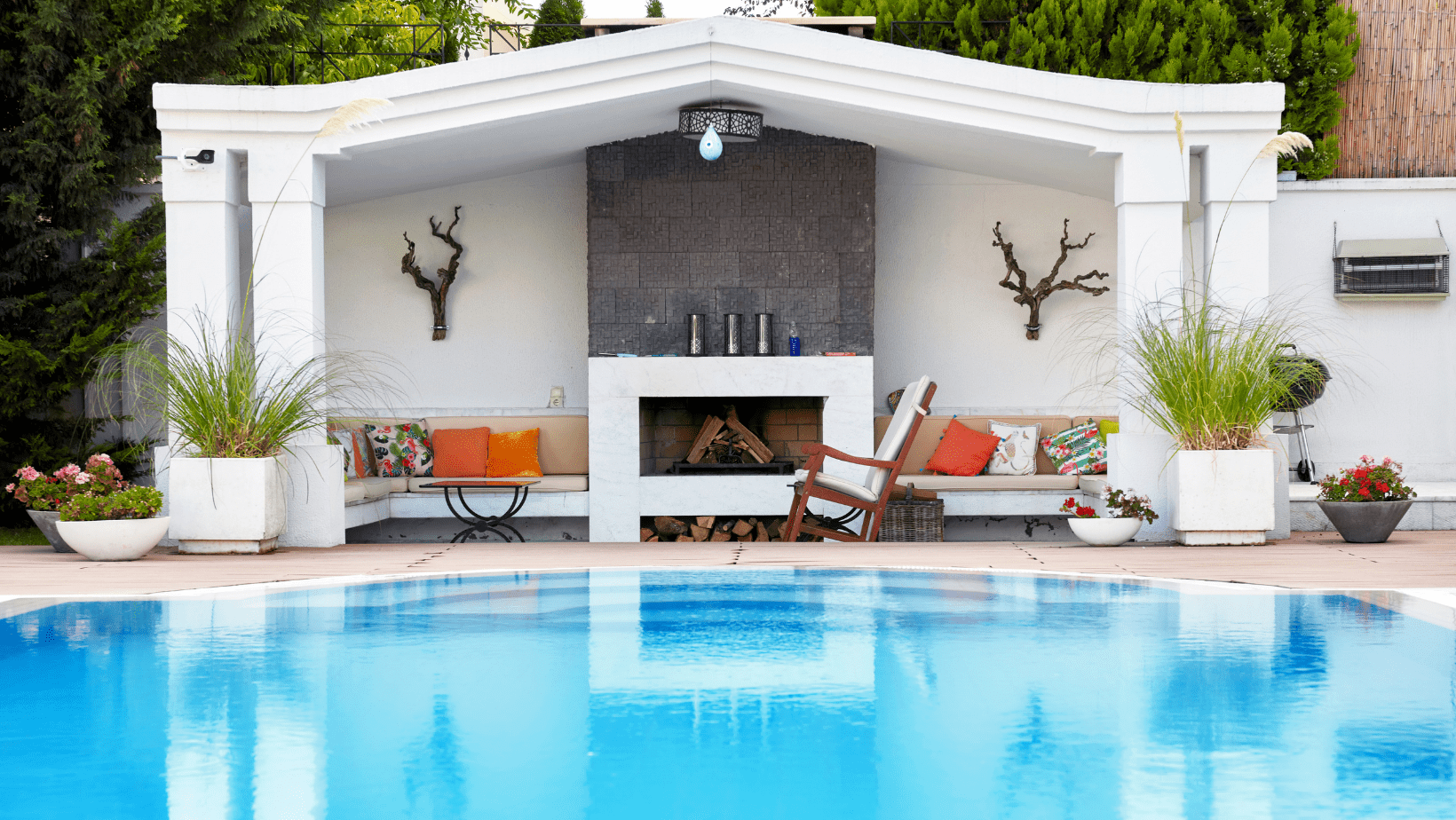 Read more about the article Swimming Pool Patio